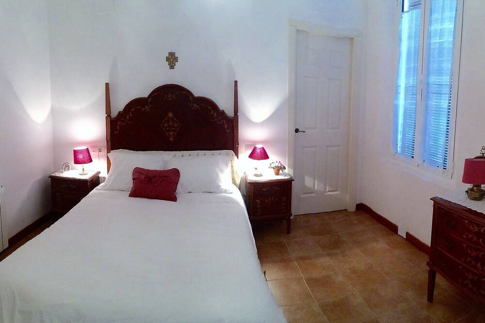 Photo of Bedroom in Higuera de la Sierra