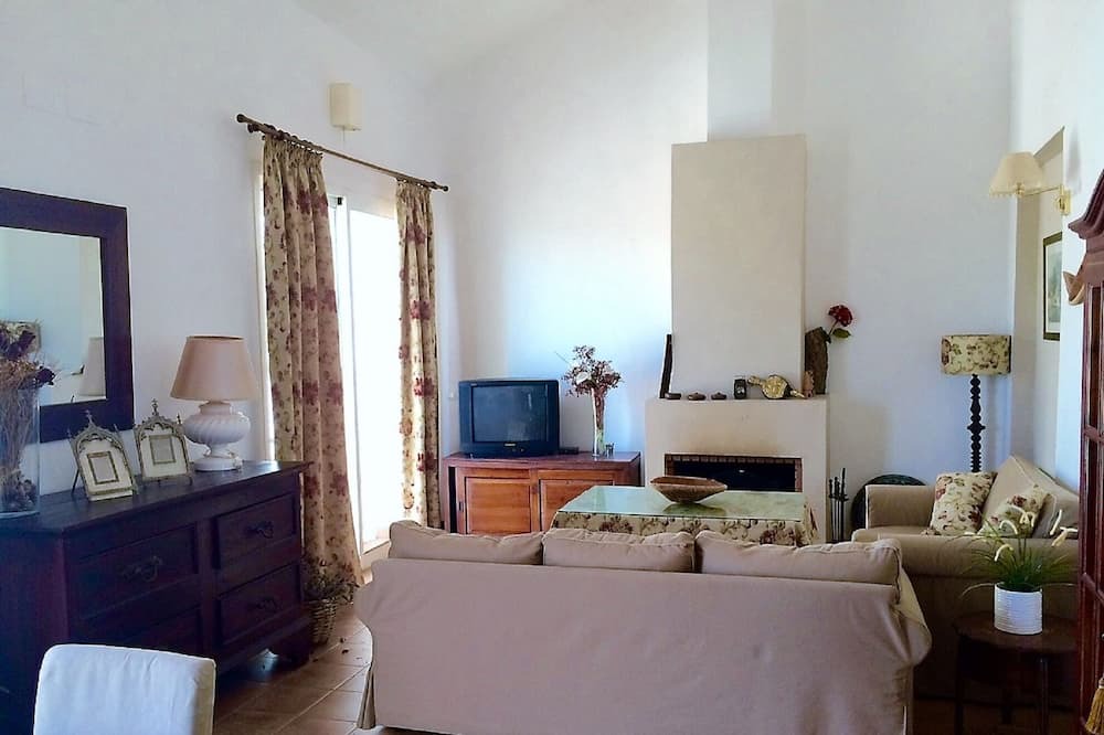 Photo of Livingroom in Higuera de la Sierra