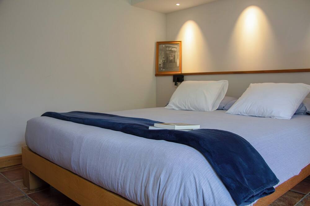 Photo of Bedroom in Porqueres