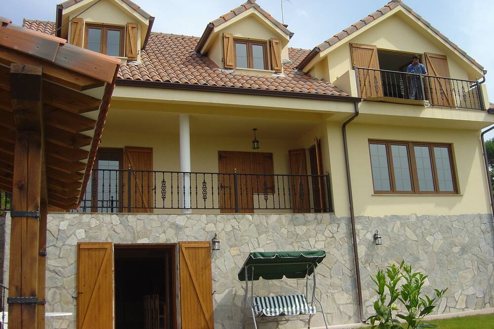 Photo of Outdoor in Barcena de Cicero