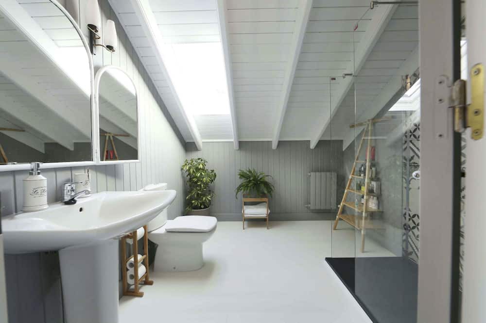Photo of Bathroom in Tanarrio