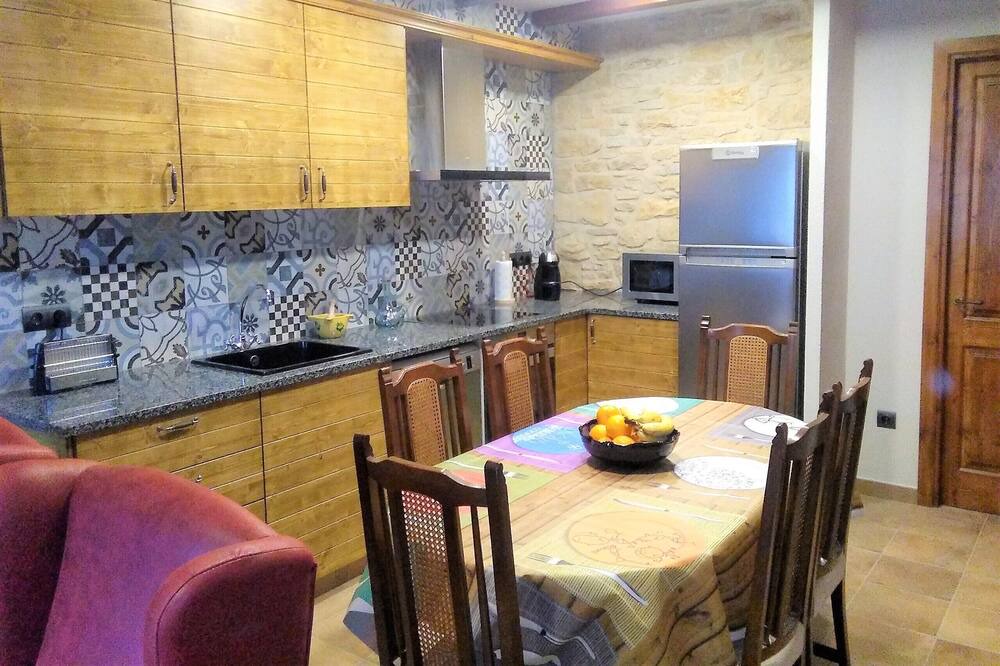 Photo of Kitchen in Palau-Sator
