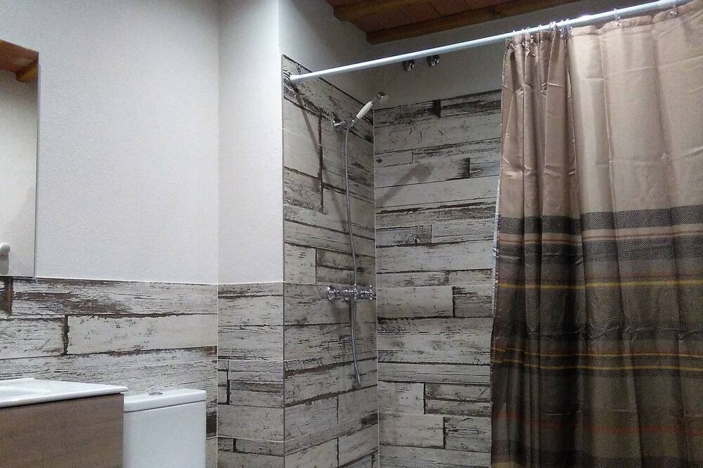 Photo of Bathroom in Palau-Sator