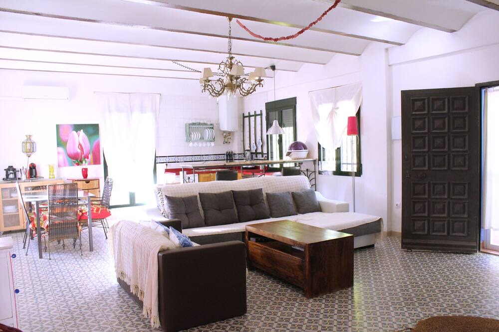 Photo of Livingroom in Bedmar y Garciez