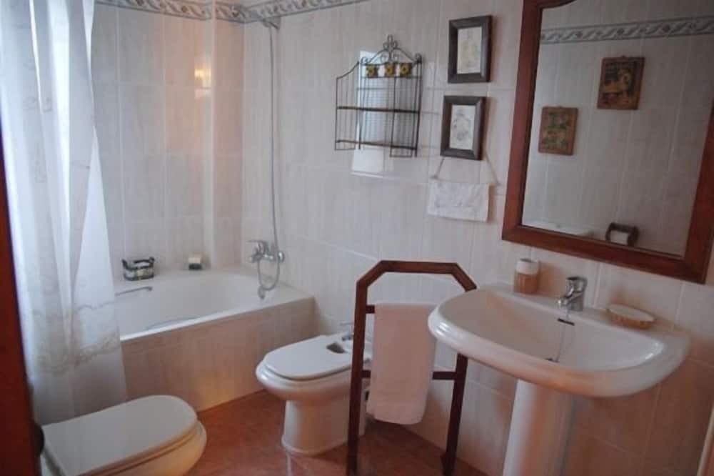 Photo of Bathroom in Bierge