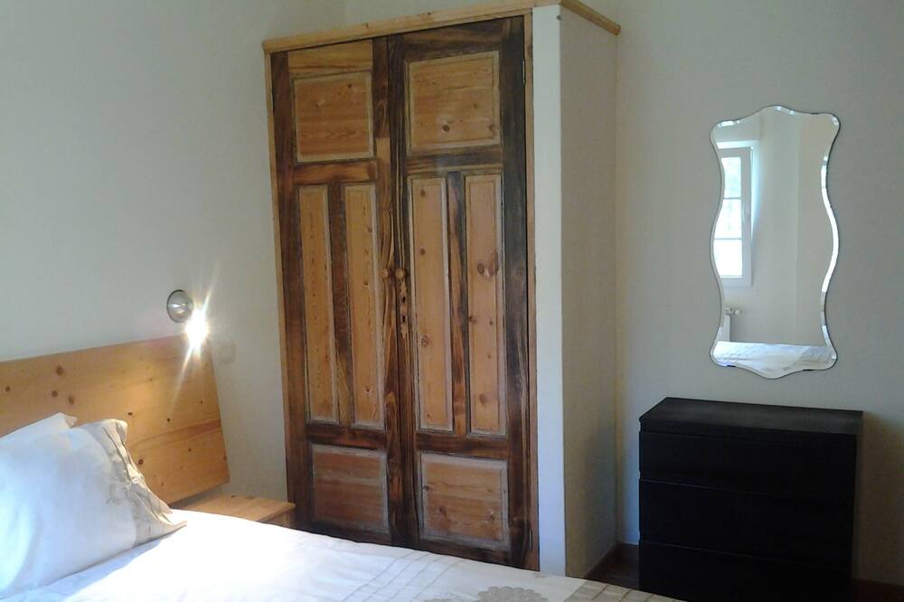 Photo of Bedroom in Outes