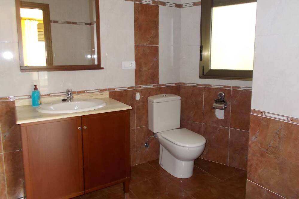 Photo of Bathroom in Bedrinana