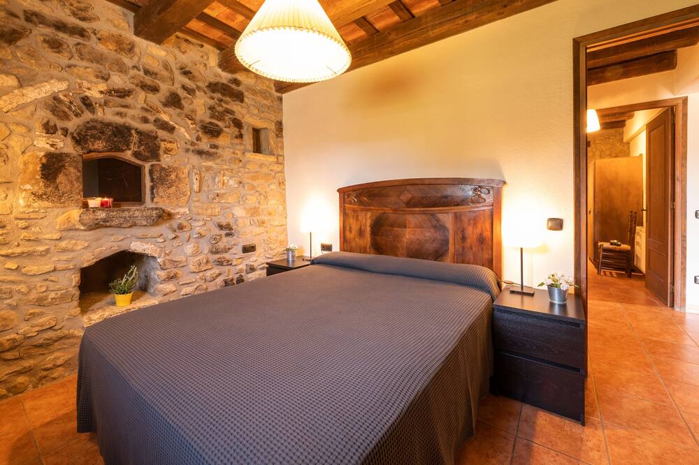 Photo of Bedroom in Camos