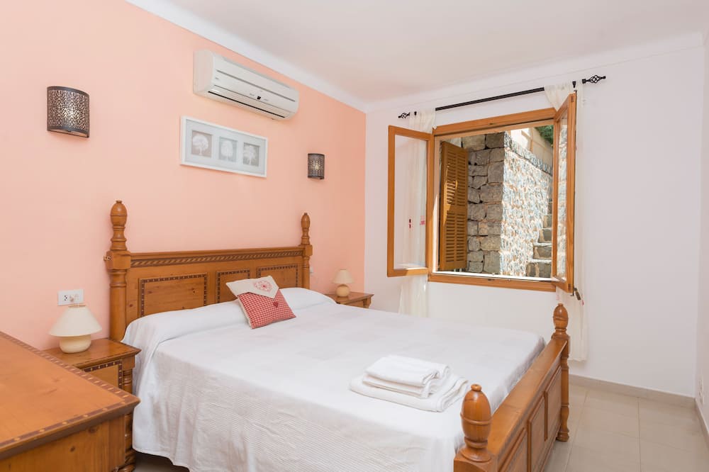 Photo of Bedroom in Escorca