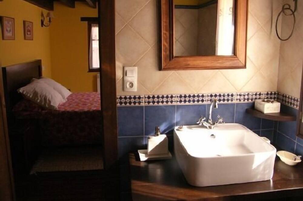 Photo of Bathroom in Mestas de Con