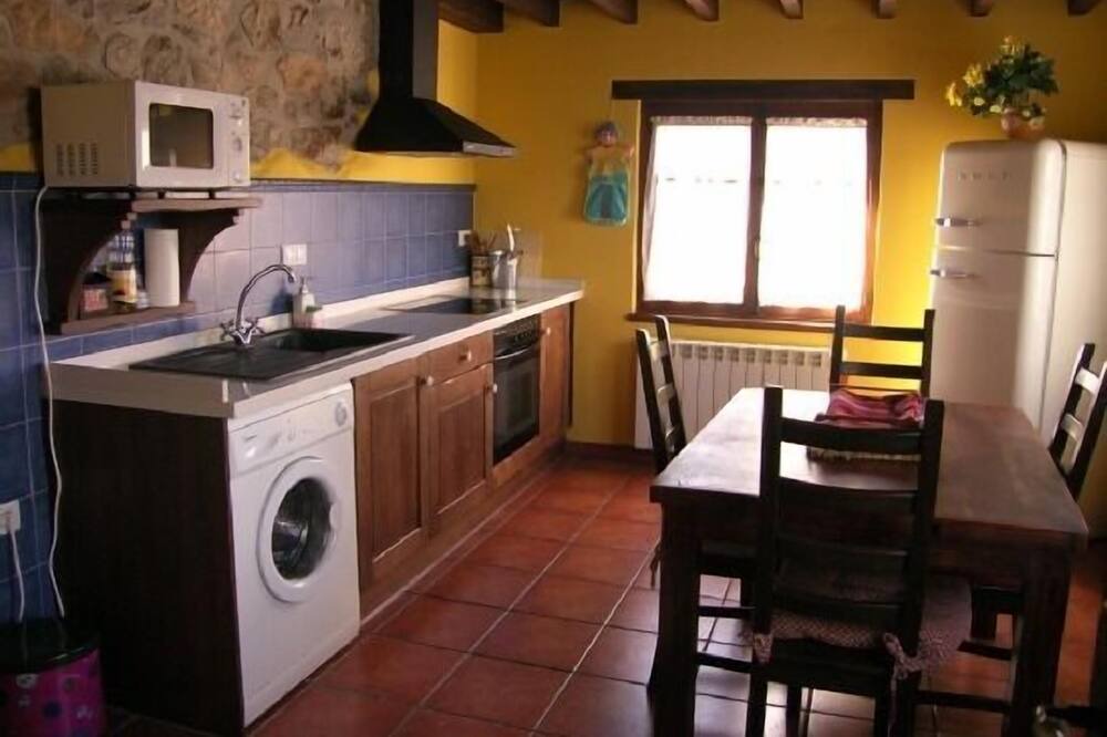Photo of Kitchen in Mestas de Con