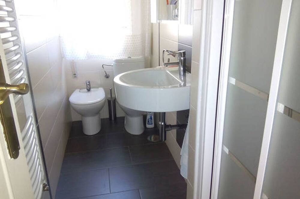 Photo of Bathroom in Villaquilambre