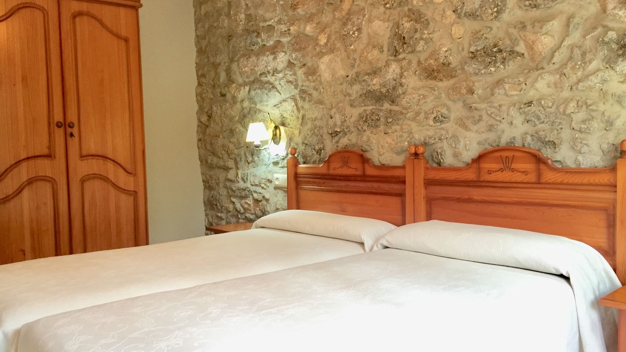 Photo of Bedroom in Cue