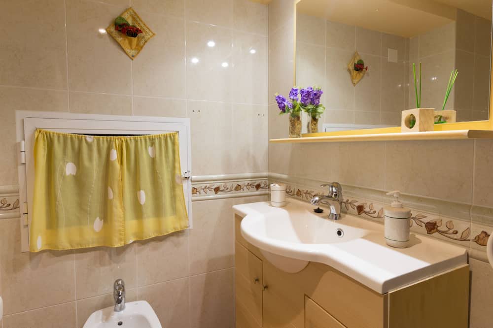 Photo of Bathroom in Lumbreras