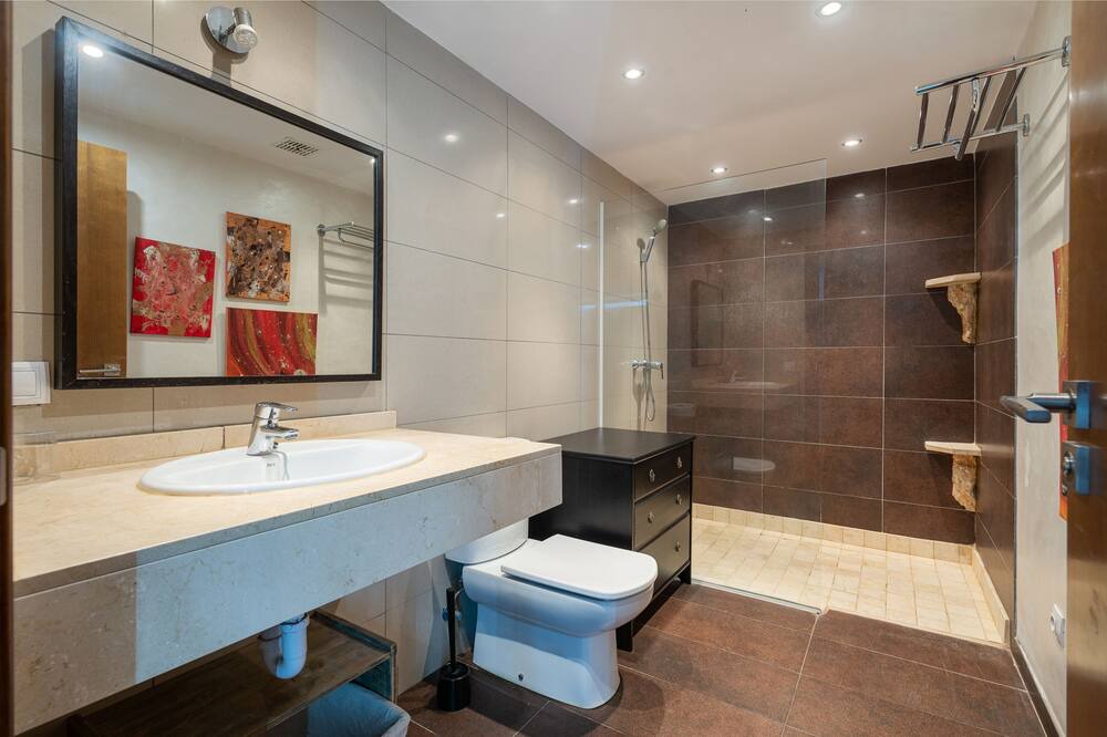 Photo of Bathroom in Puerto Maritimo