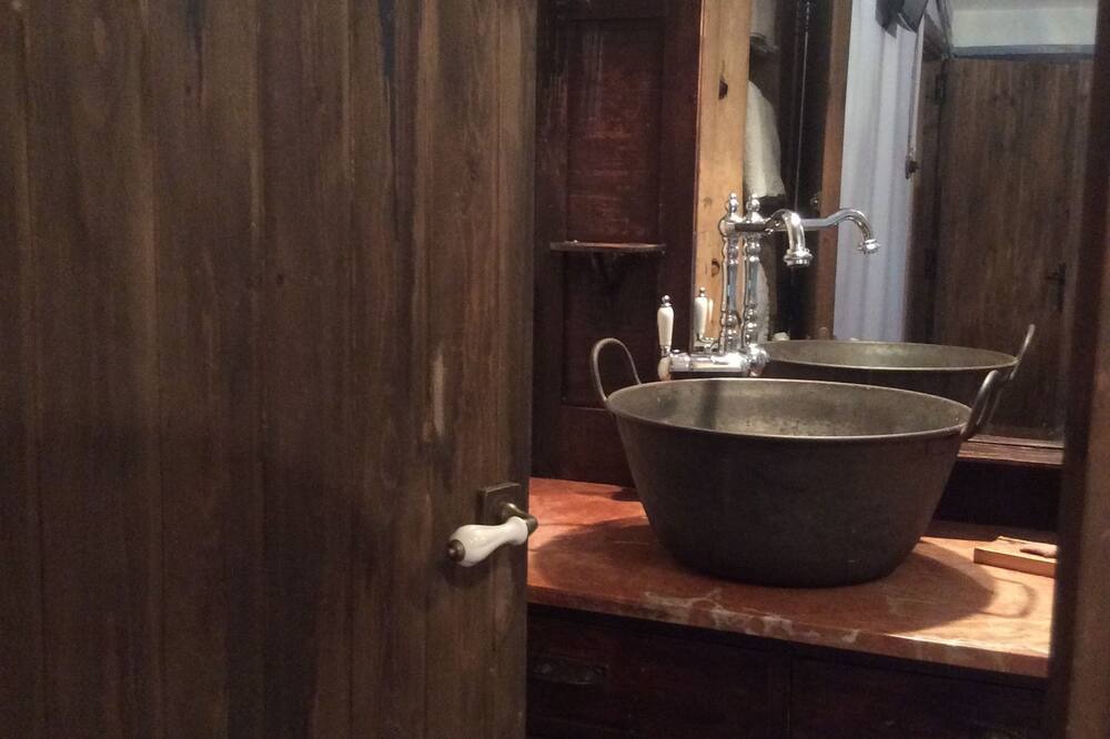 Photo of Bathroom in Santa Coloma de Farners