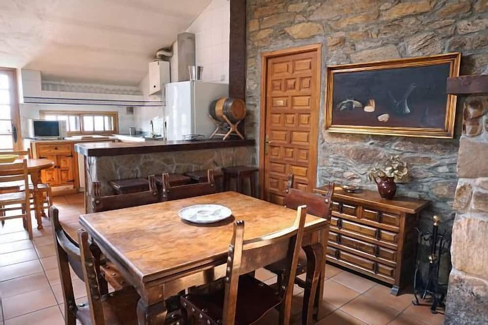 Photo of Kitchen in Gascuena de Bornova