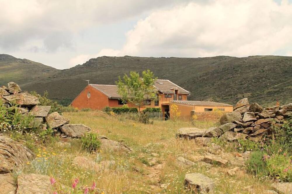 Photo of Outdoor in Gascuena de Bornova