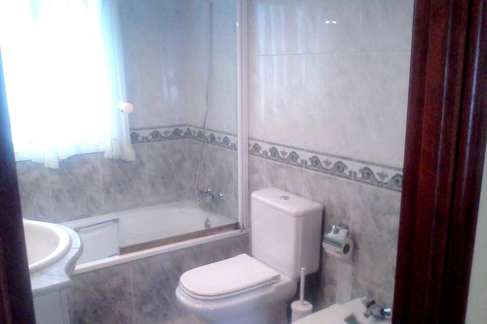 Photo of Bathroom in Oviedo City Centre