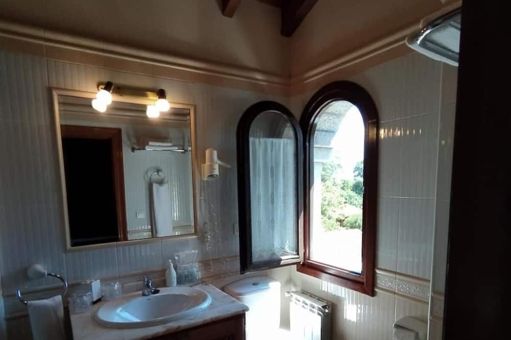 Photo of Bathroom in Llamigo