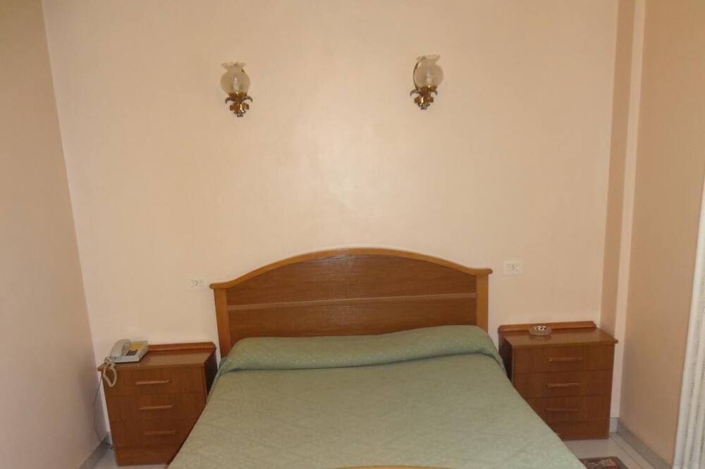 Photo of Bedroom in Naron