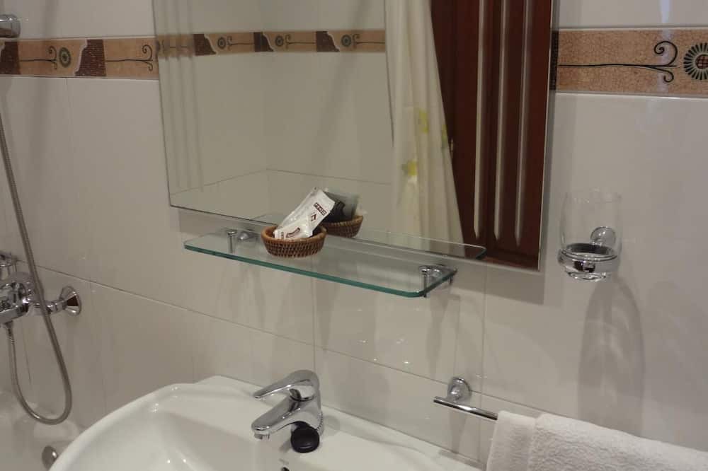 Photo of Bathroom in Naron
