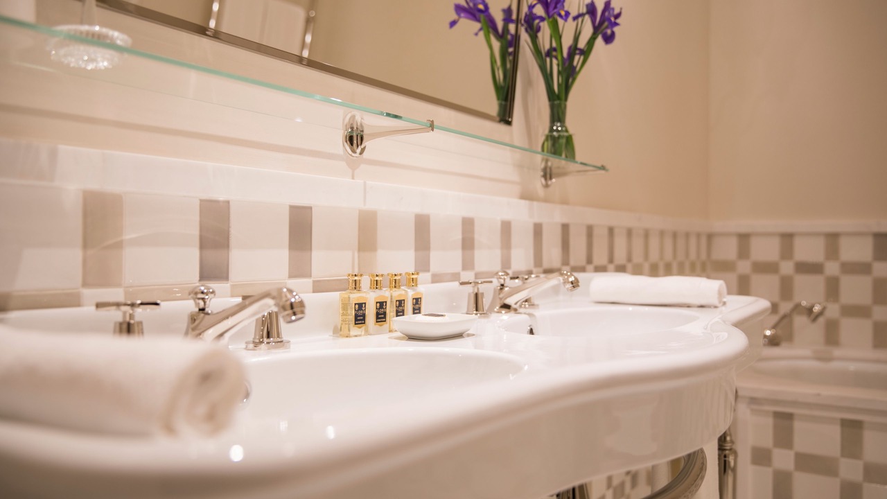 Photo of Bathroom in Cort