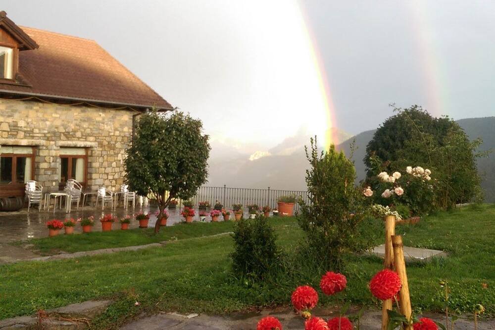 Photo of Outdoor in Nerin