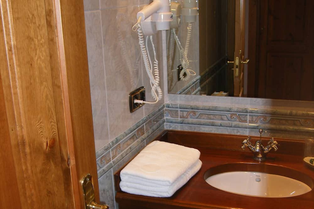Photo of Bathroom in Nerin