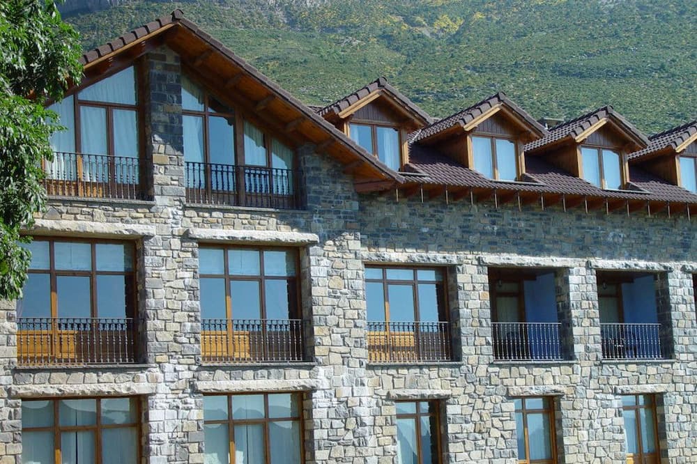 Photo of Outdoor in Nerin