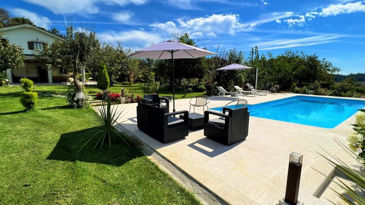 Photo of Outdoor in Guntin