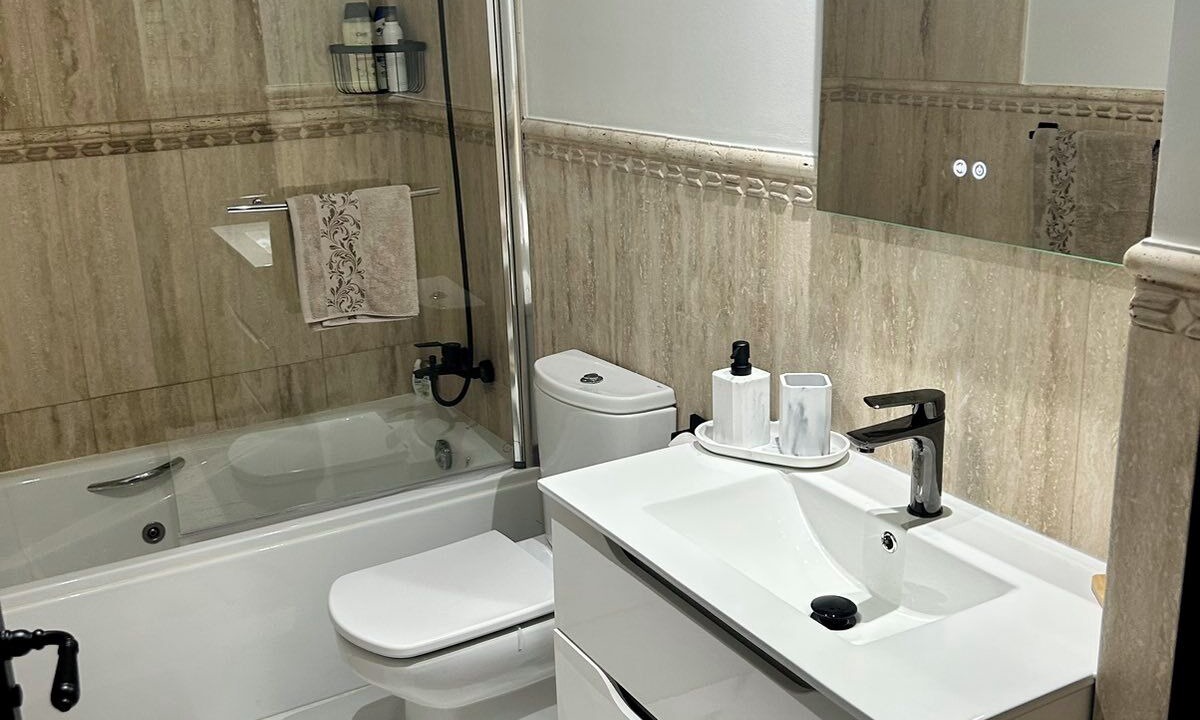 Photo of Bathroom in Hacienda del Alamo