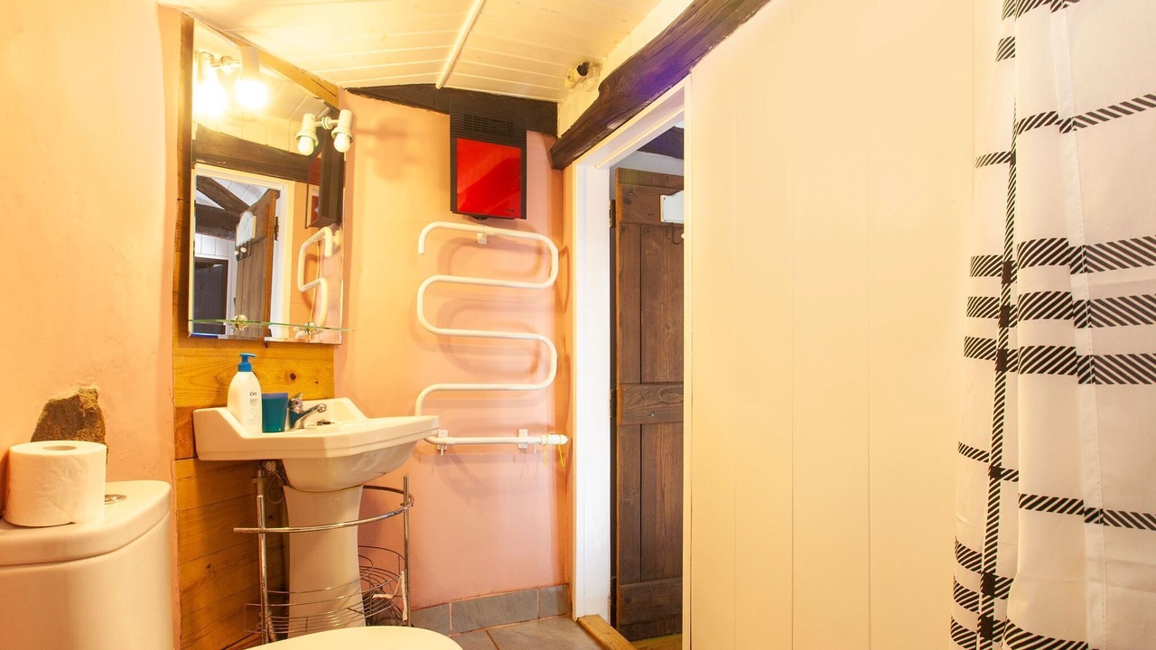 Photo of Bathroom in Panton