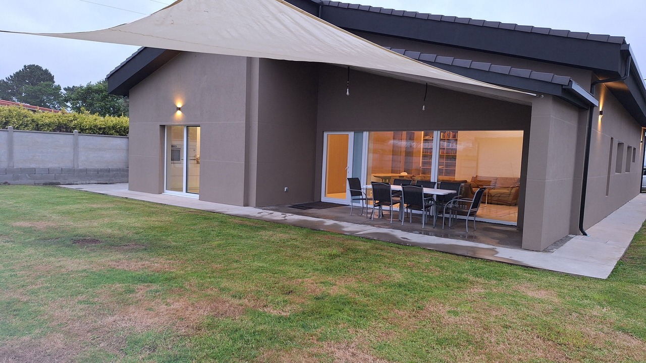 Photo of Outdoor in Naron
