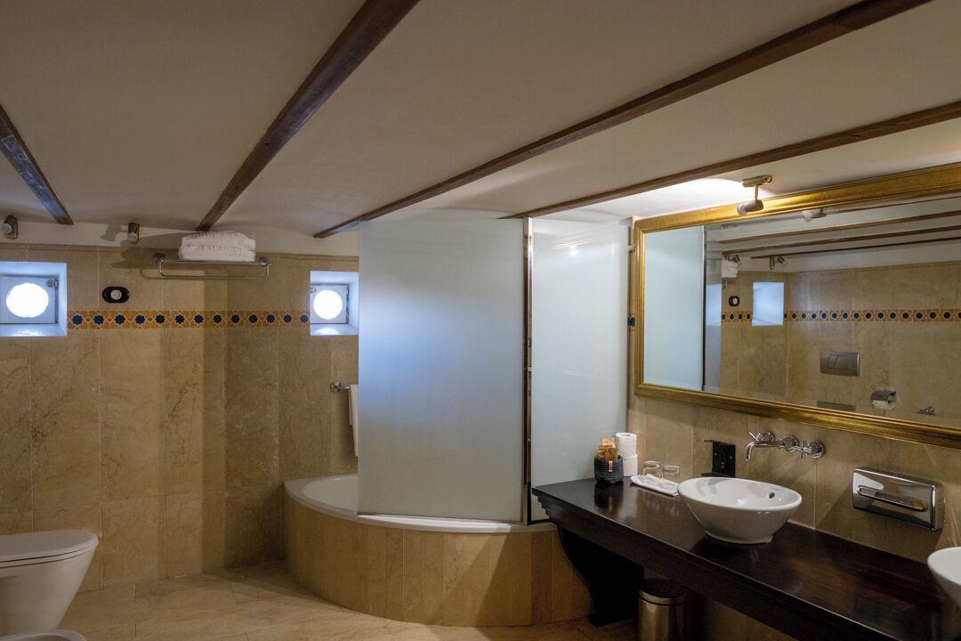 Photo of Bathroom in Naron
