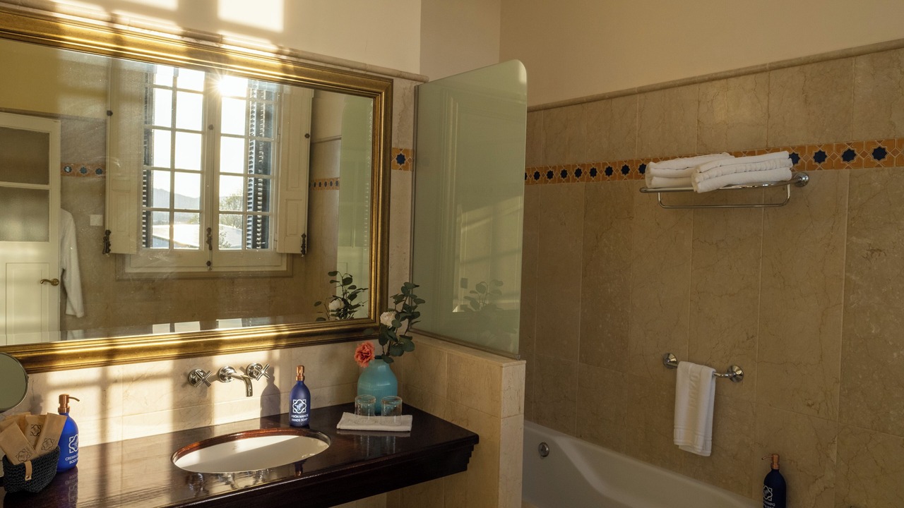 Photo of Bathroom in Naron