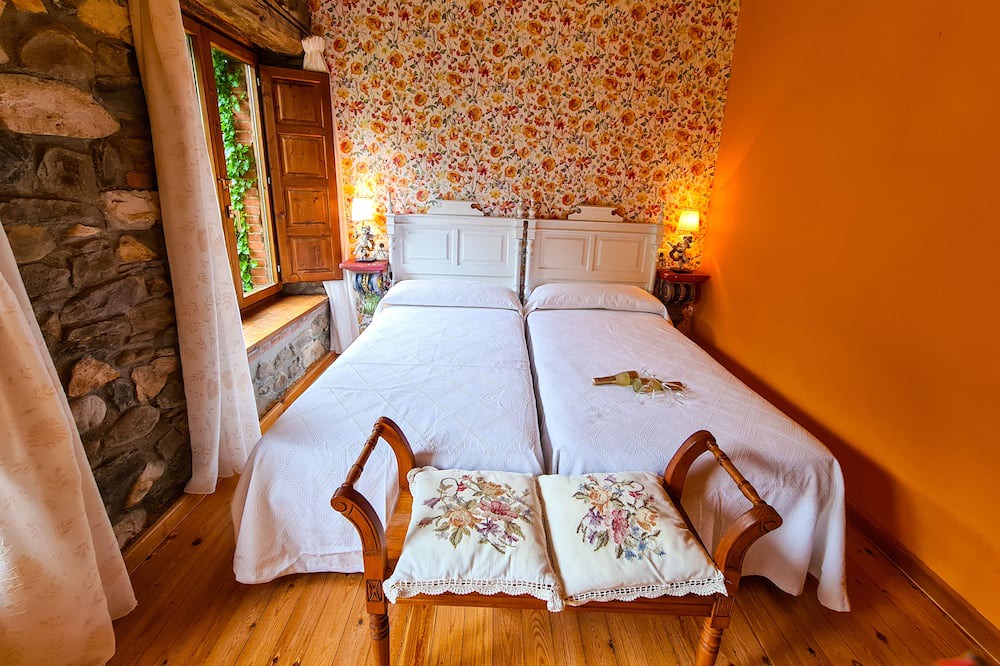 Photo of Bedroom in Matallana de Torio