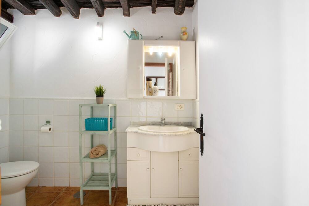 Photo of Bathroom in Los Silos