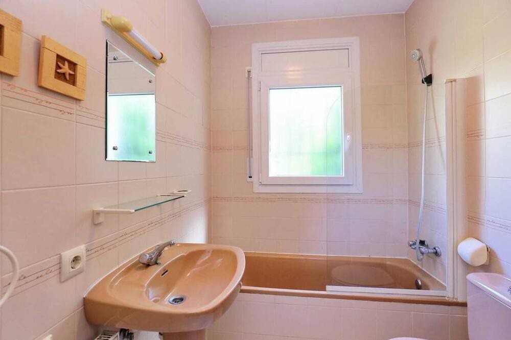 Photo of Bathroom in El Mas Isaac