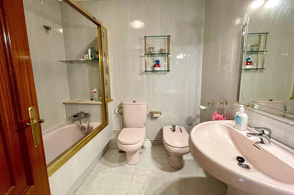 Photo of Bathroom in Covas