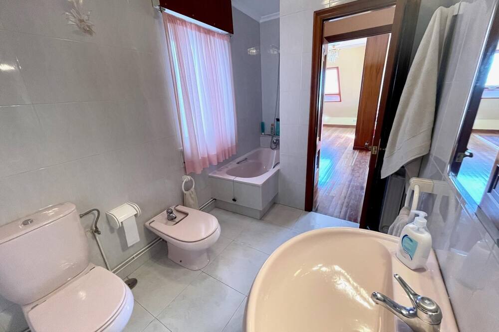 Photo of Bathroom in Covas