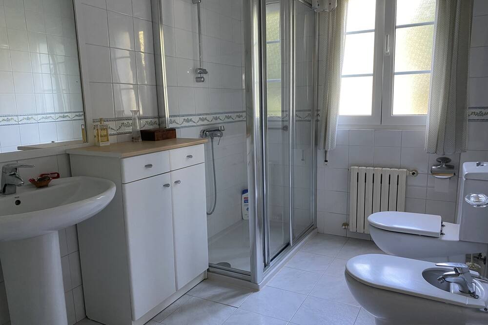 Photo of Bathroom in Ortigueira