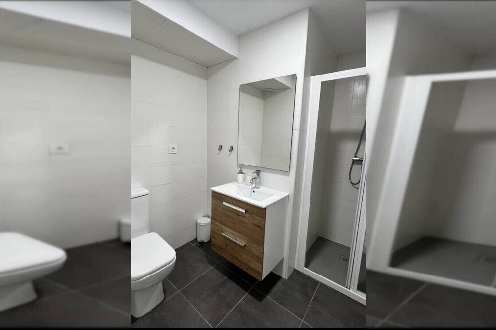 Photo of Bathroom in Benicalap