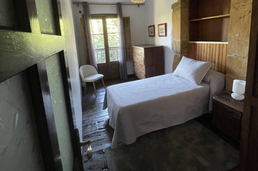 Photo of Bedroom in Novales