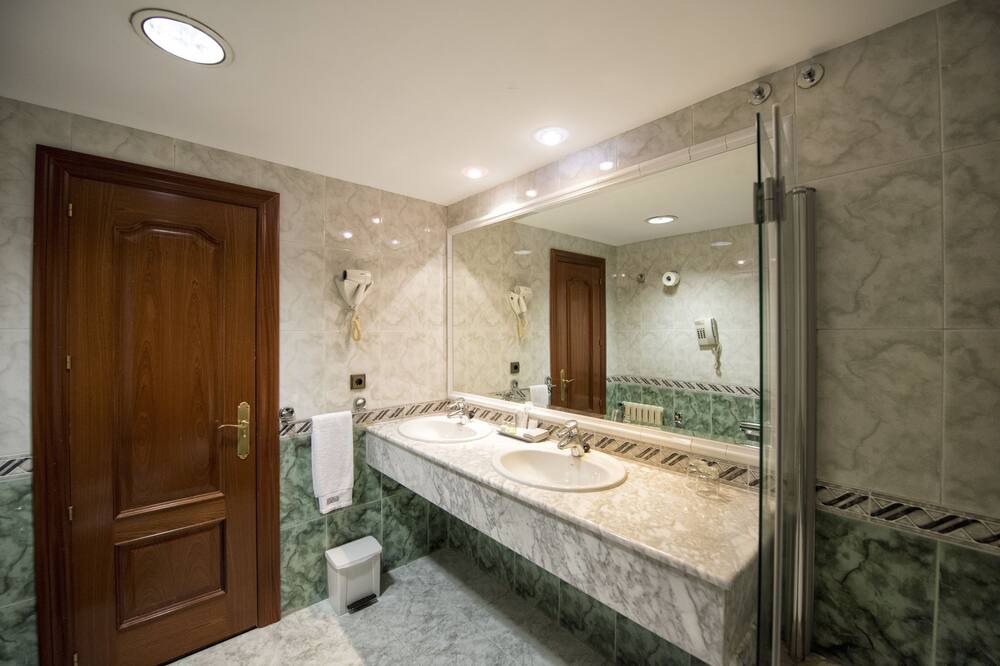 Photo of Bathroom in Ferrol