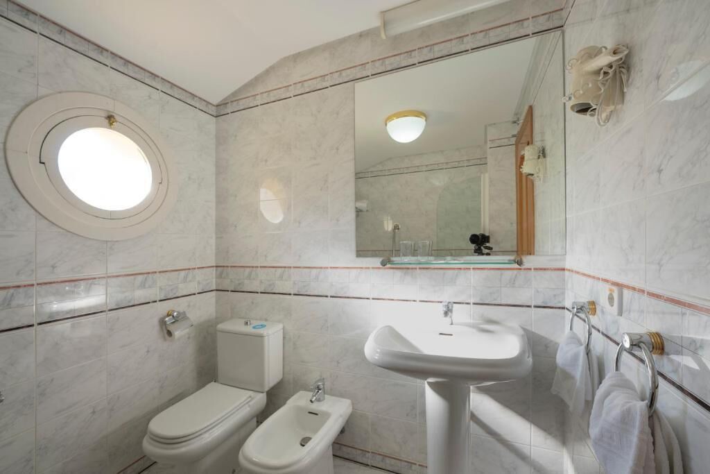 Photo of Bathroom in San Lorenzo de El Escorial