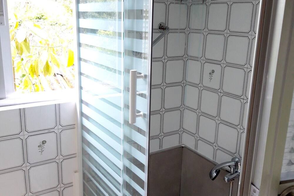 Photo of Bathroom in Ares