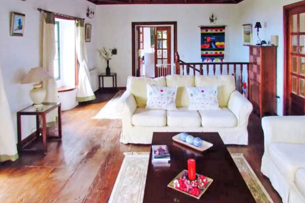 Photo of Livingroom in Brena Alta