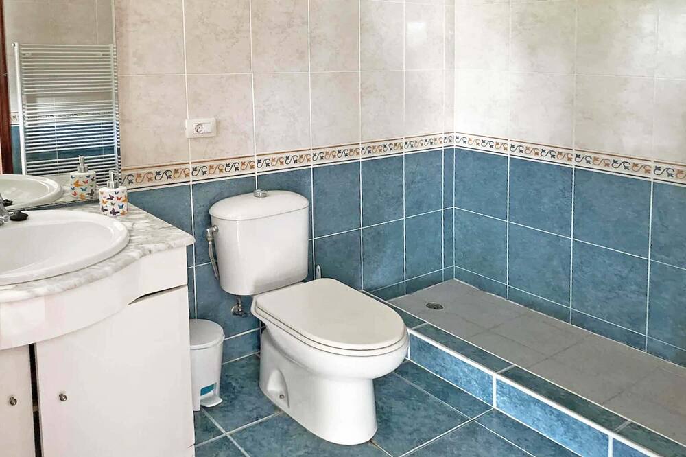 Photo of Bathroom in Brena Alta
