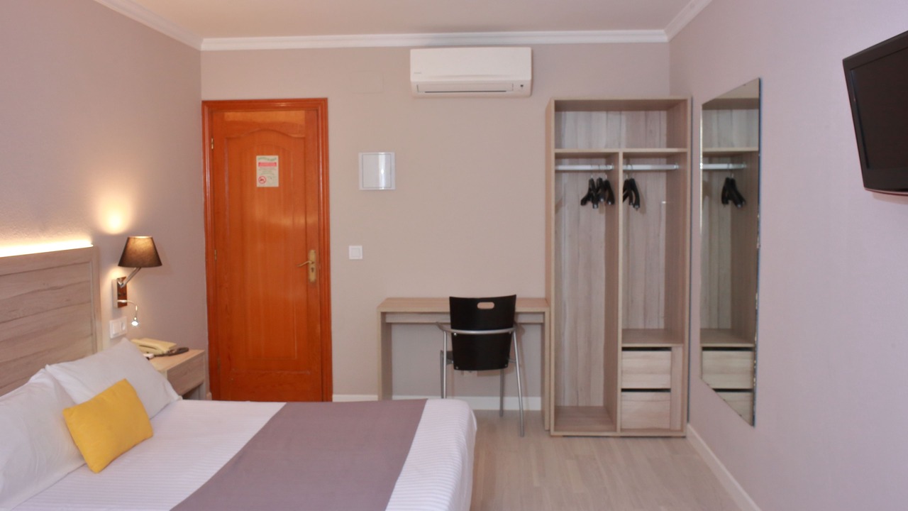 Photo of Bedroom in Verin
